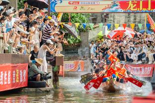 青训教练：国内球员一失误就被网暴 孩子们已经没有了本土偶像